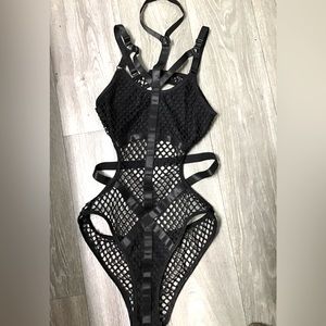 𝕲𝖔𝖙𝖍 𝖌𝖎𝖗𝖑 bodysuit